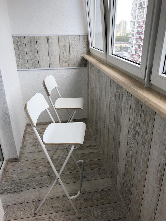 Apartment East White